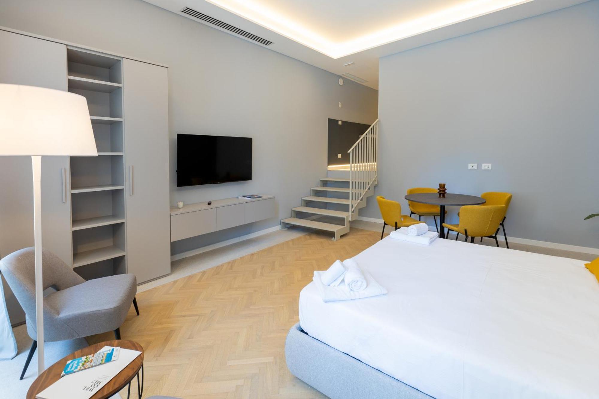 Teatro Romano Exclusive Suites Trieste Eksteriør billede