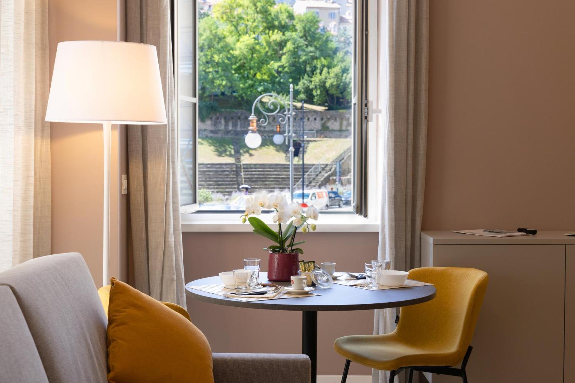 Teatro Romano Exclusive Suites Trieste Eksteriør billede