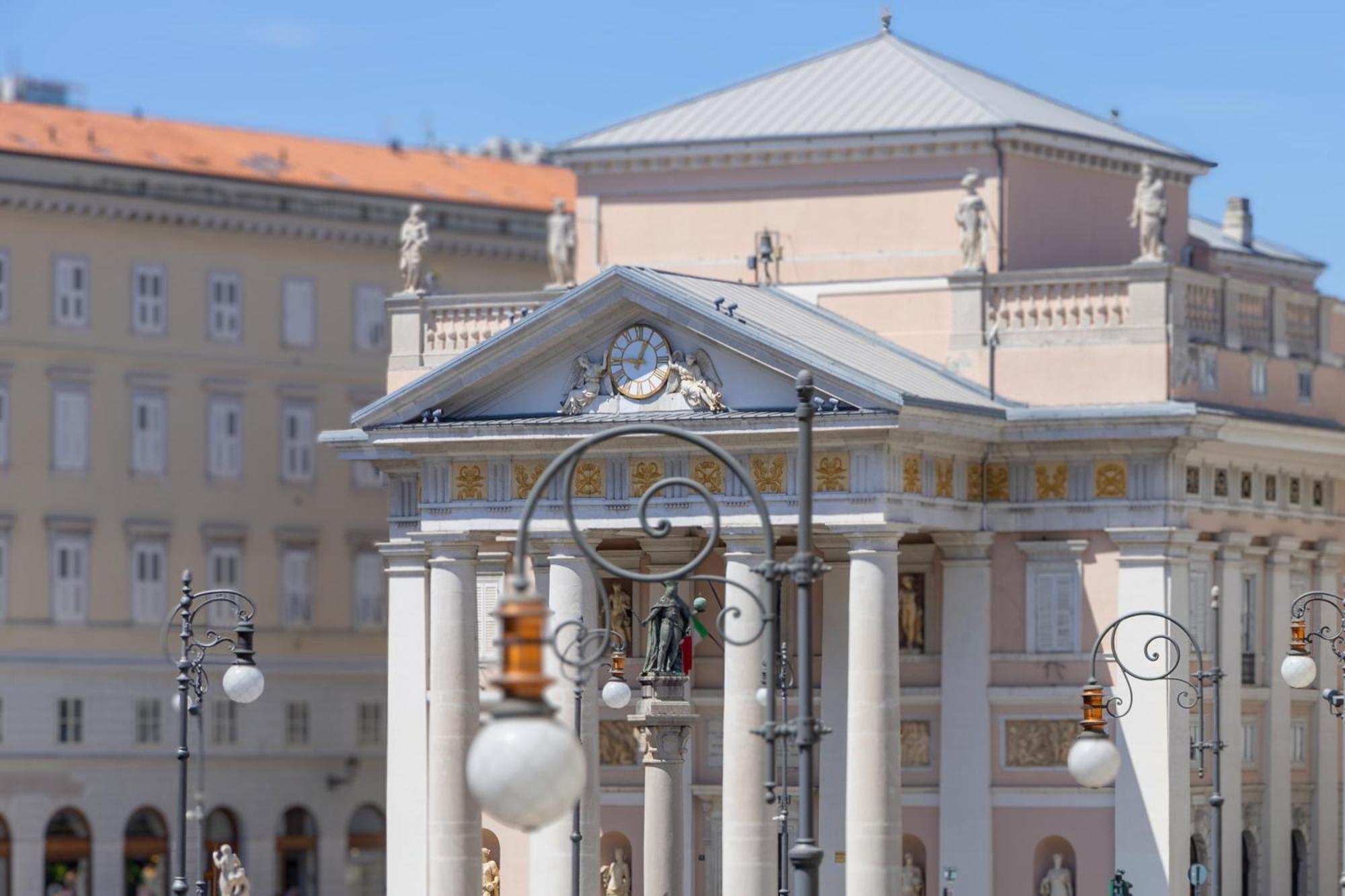 Teatro Romano Exclusive Suites Trieste Eksteriør billede