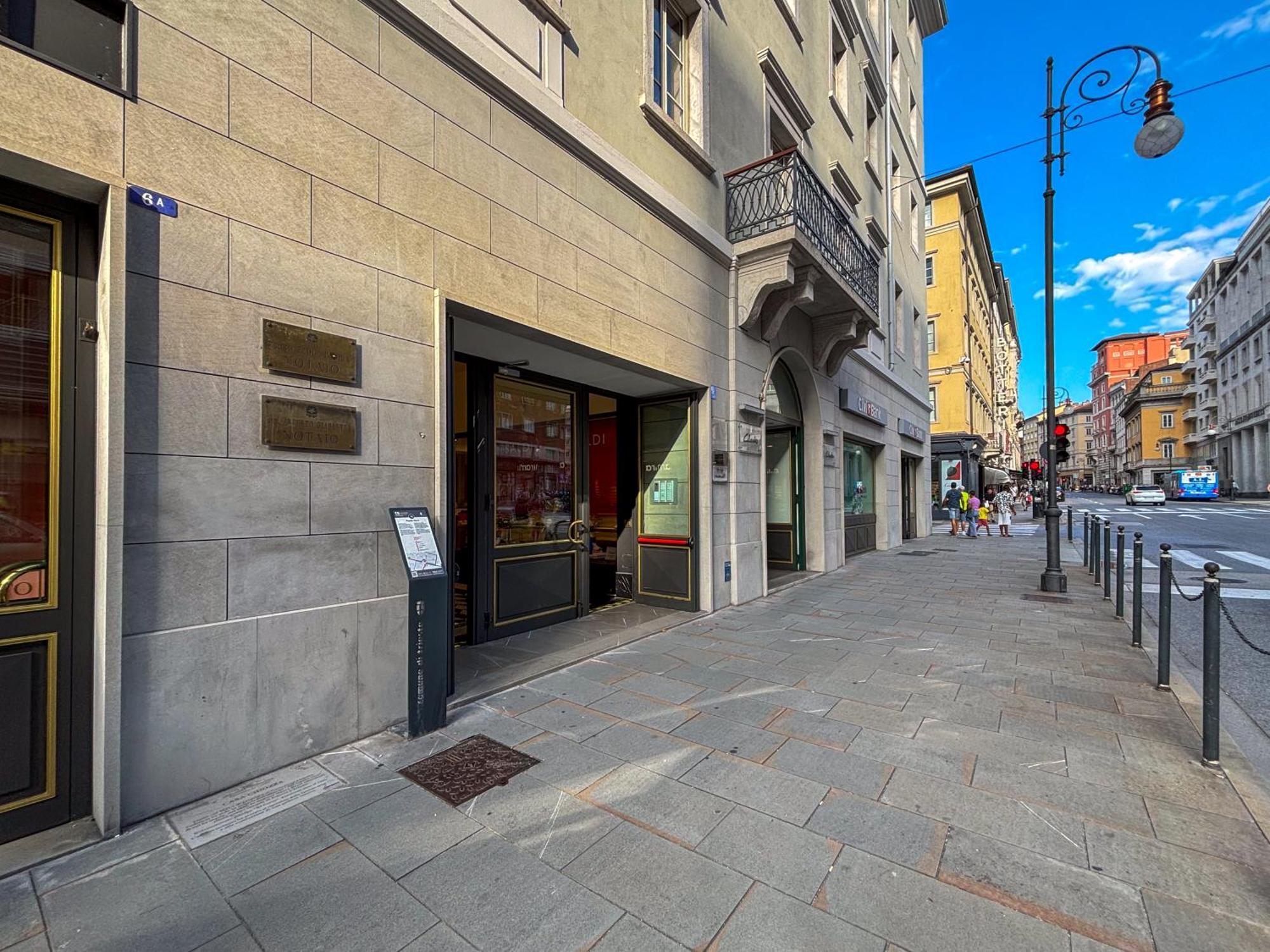 Teatro Romano Exclusive Suites Trieste Eksteriør billede