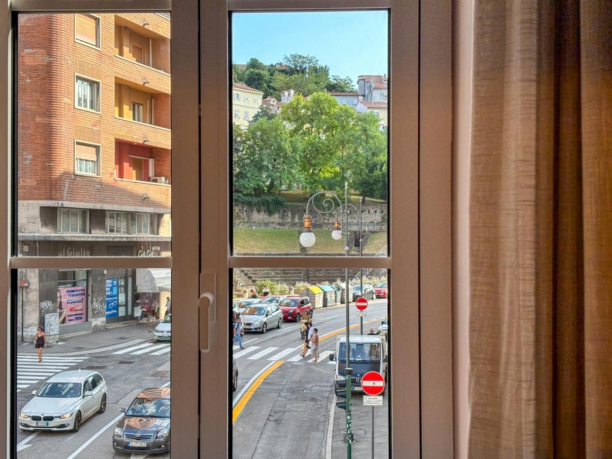 Teatro Romano Exclusive Suites Trieste Eksteriør billede